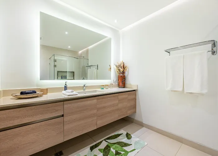 Ocean-view Condo, Shared Infinity Pool