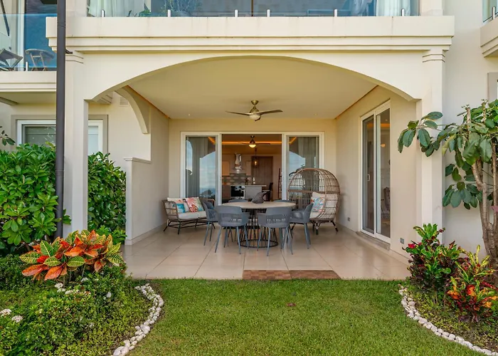 Ocean-view Condo, Shared Infinity Pool * Tamarindo